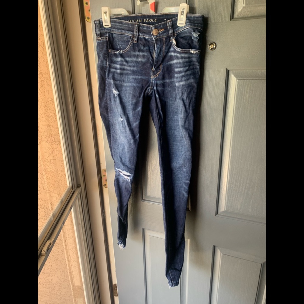 American Eagle womens jeans.2 Long.Great condition
